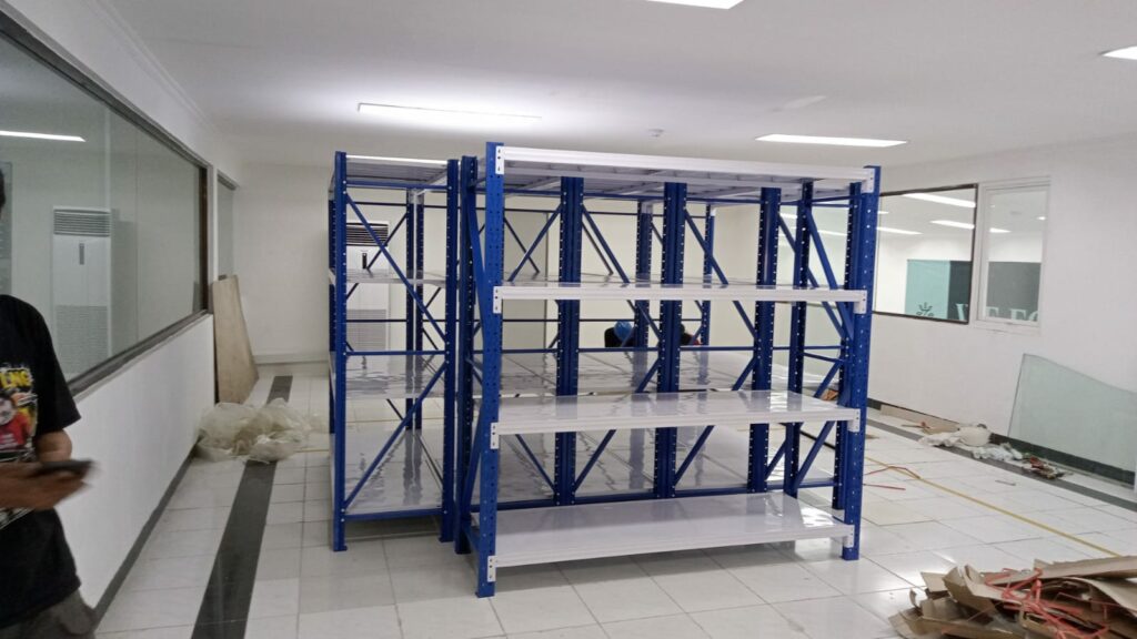 RAK BESI SUSUN GUDANG LIGHT DUTY TIPE JF-200, 4 SUSUN SHELVING, KEKUATAN 200 KG/LEVEL atau 800 KG / UNIT, UKURAN 200 × 60 × 200 CM